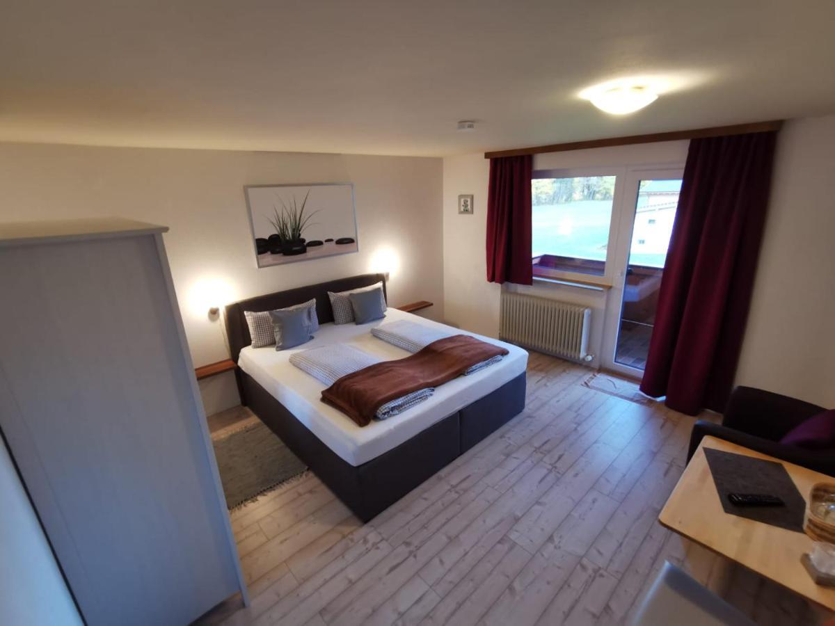 Pension Alpenblick Schattwald Exterior photo