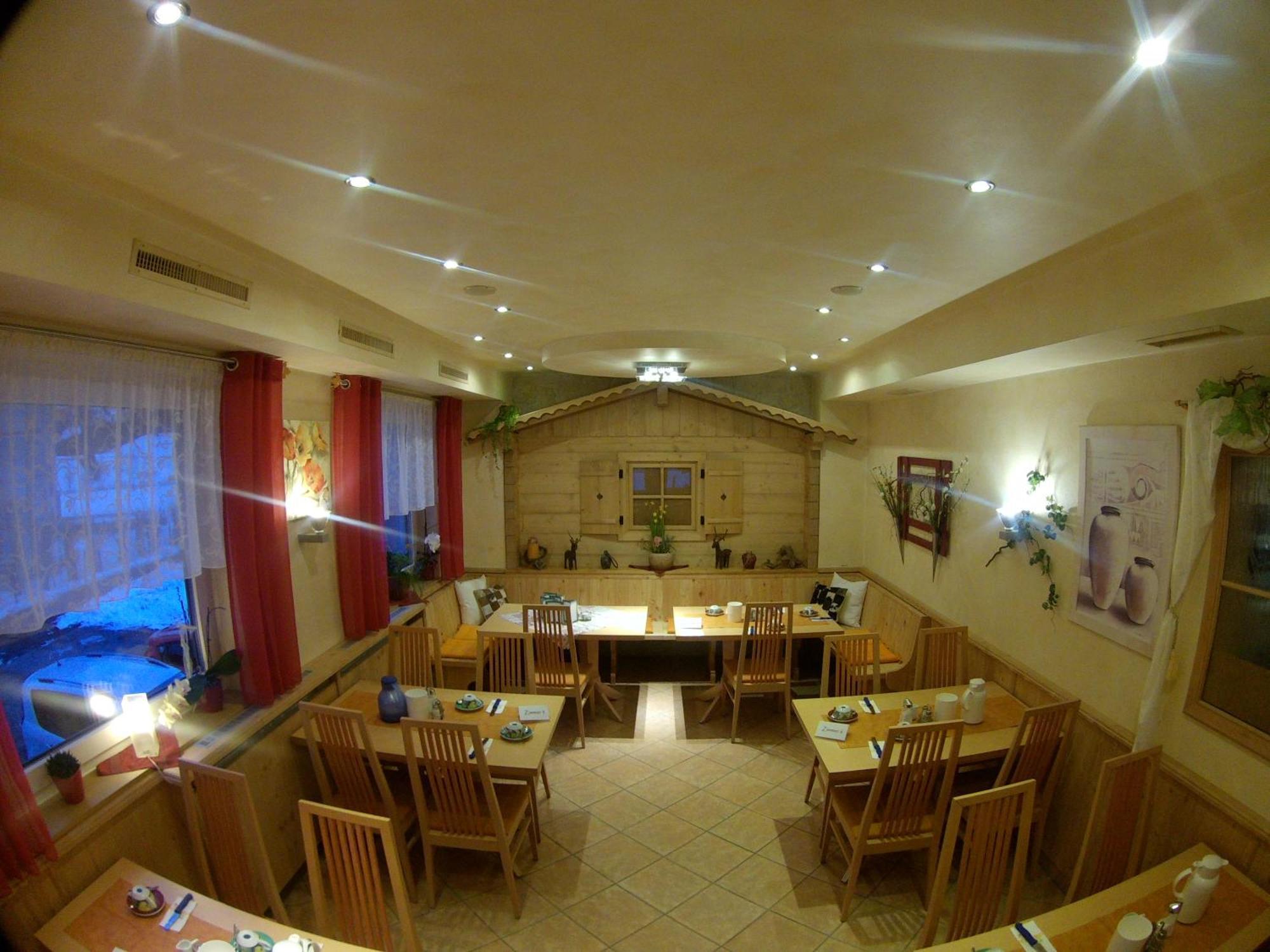 Pension Alpenblick Schattwald Exterior photo